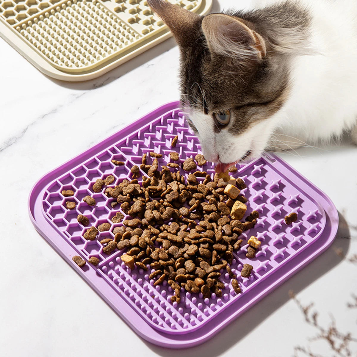 CalmLick™ Slow-Feeder Lick Mat with Suction Base — Stress-Free Grooming & Bath Time